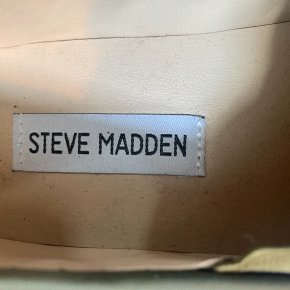 LIKE NEW STEVE MADDEN GREEN QUILTED SLIP ON SHOE - Picture 5 of 5